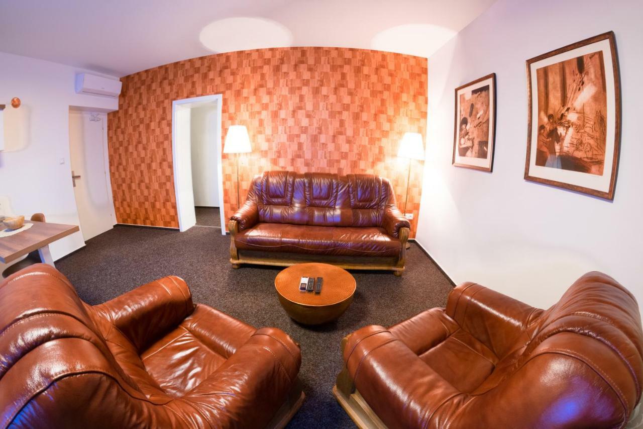 Villa Centrum Apartmany S Ranajkami A Saunou Martin Luaran gambar